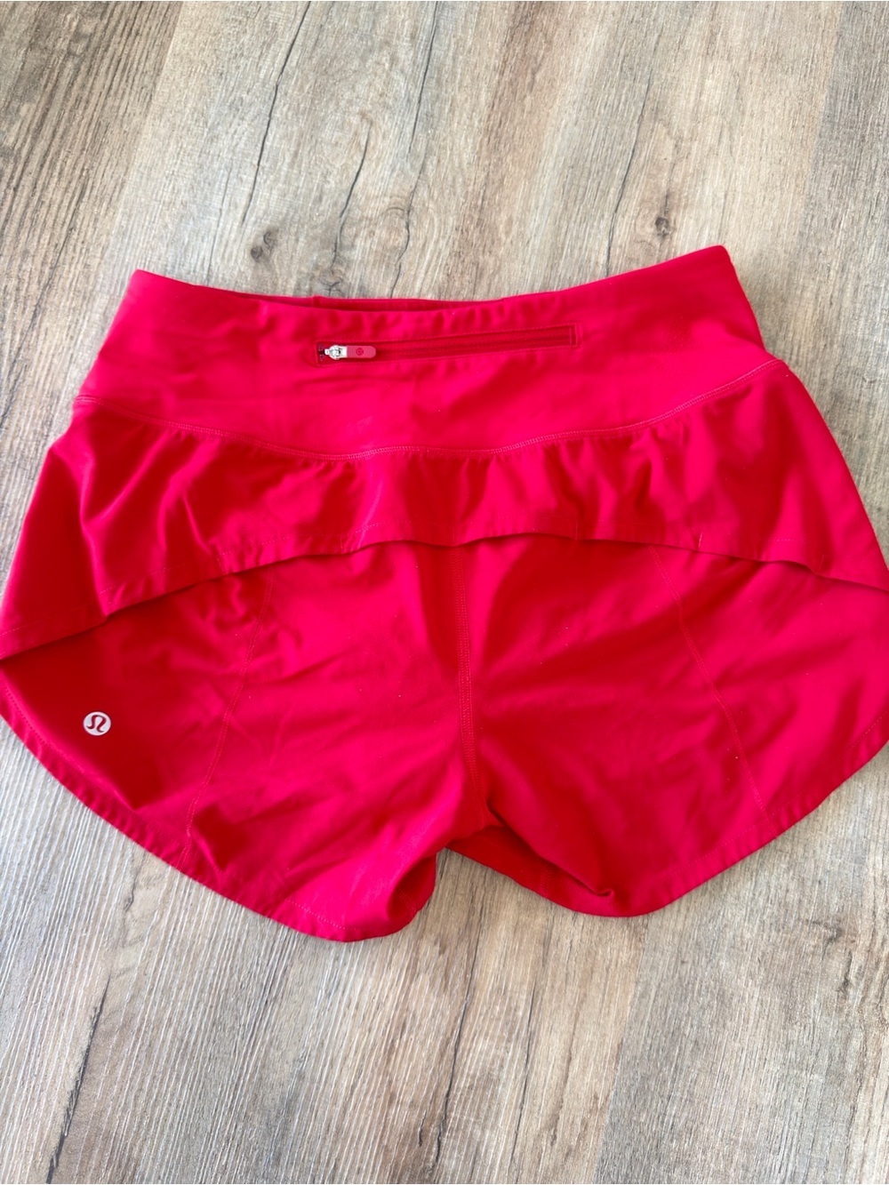Lululemon Athletica Speed up Mid-rise 4” Lined shorts in vibrant red color - Picture 5 of 11